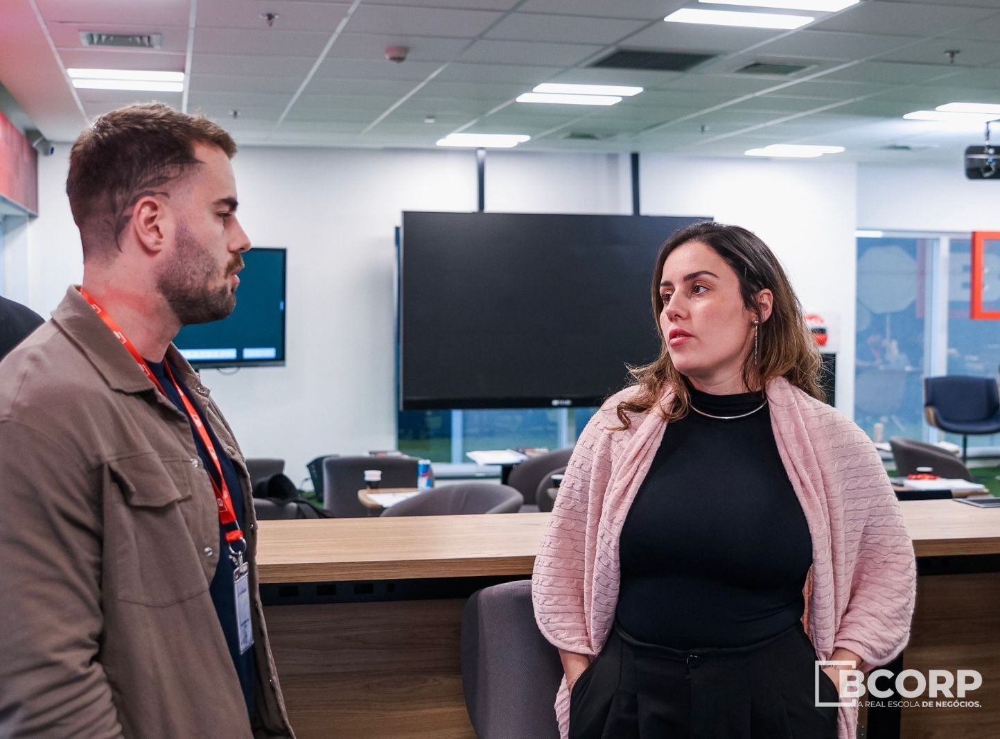 Bastidor de operação comercial presencial 7